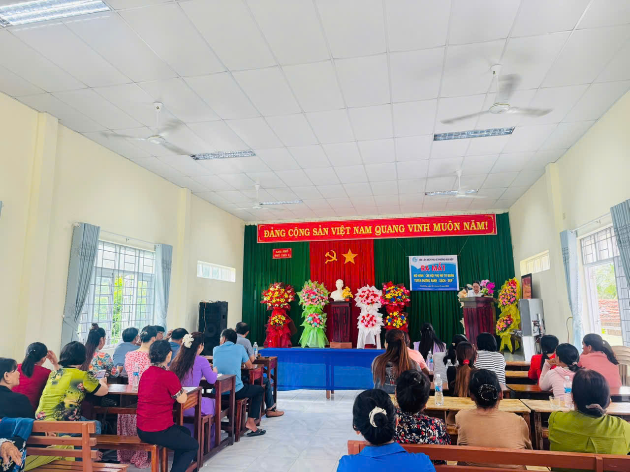 gen-h-PHỤ NỮ MÔ HÌNH